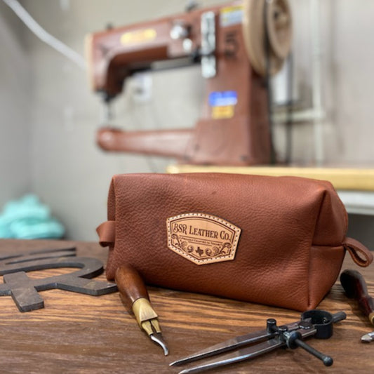 Oiled Brown Leather Travel Bag Dopp Kit